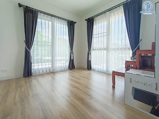 *****บ้านเดี่ยวมือสองย่านนนทบุรี ม.เพฟ ปิ่นเกล้า-ศาลายา เนื้อที่กว้างขวางมากถึง 54.40 ตร.ว. ฟังก์ชัน 3 ห้องนอน 3 ห้องน้ำ ที่จอดรถ 2 คัน บ้านสวยสไตล์โมเดิร์น มีพื้นที่รอบ ๆ บ้าน โครงการตั้งบนทำเลแห่งการเดินทาง เชื่อมต่อถนนกาญจนาภิเษก ใกล้รถไฟฟ้าสายสีแดงอ่อน "สถานีศาลายา" จองเลย!